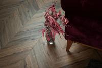 ISOCORE Ламинат Vinilam Parquet Chevron 8.5/43 4V I107516 Шеврон Лувр 1293x305