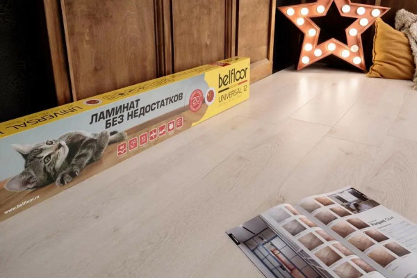 Ламинат Belfloor Universal BF12-771-UN Дуб 33 класс 12 мм