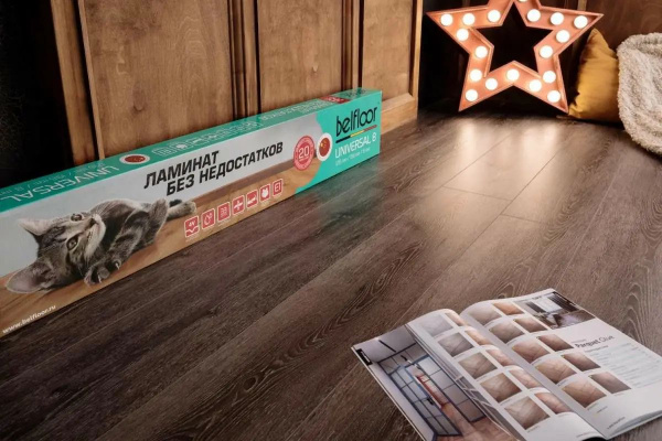 Ламинат Belfloor Universal BF80-005-UN Дуб 33 класс 8 мм