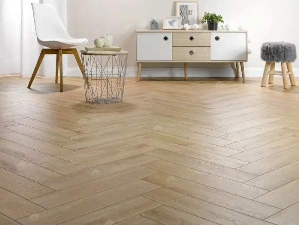 Ламинат Homflor Herringbone 8/33 4V 535 Cajun Oak 644x143