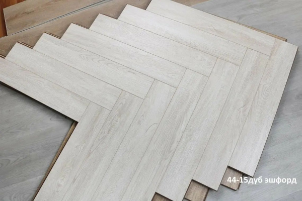 Ламинат Kronparket Herringbone 44-15 Дуб Эшфорд 34 класс 12 мм