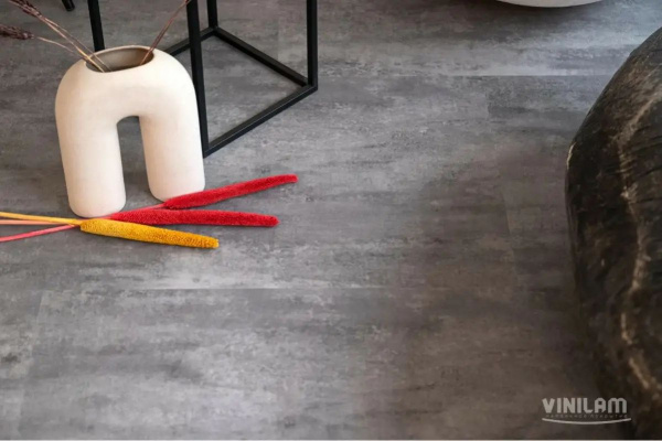 LVT Ламинат Vinilam Ceramo XXL Stone Glue 2.5/43 4V 71616 Цемент Серый 950x480