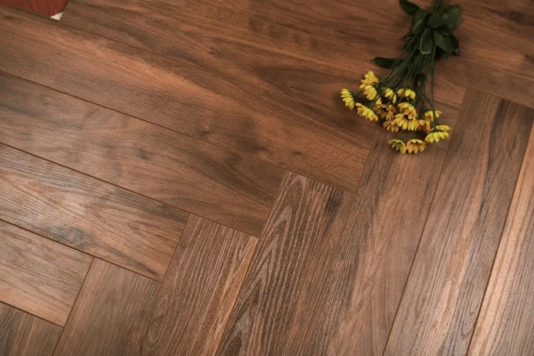 Ламинат Kronparket Herringbone 44785 Орех Леман 34 класс 12 мм