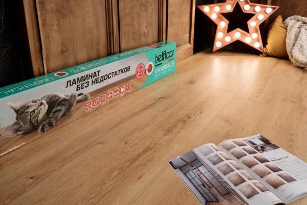 Ламинат Belfloor Universal BF80-002-UN Дуб 33 класс 8 мм