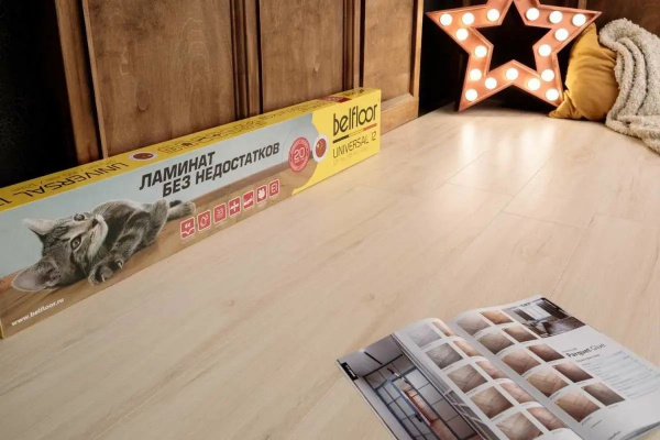 Ламинат Belfloor Universal BF12-709-UN Дуб 33 класс 12 мм