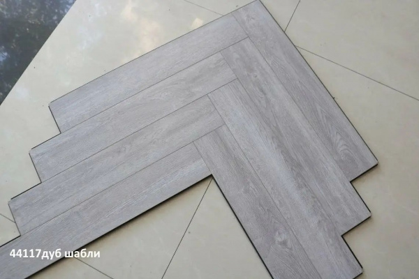 Ламинат Kronparket Herringbone 44117 Дуб Шабли 34 класс 12 мм