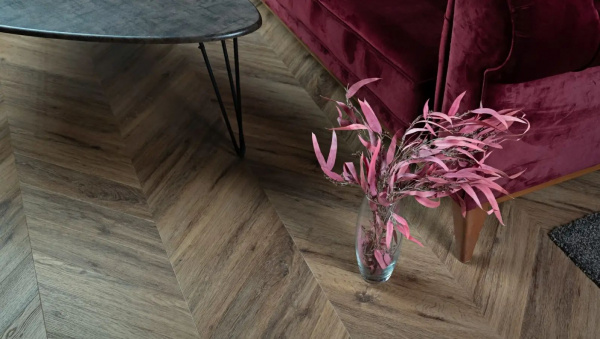 ISOCORE Ламинат Vinilam Parquet Chevron 8.5/43 4V I107516 Шеврон Лувр 1293x305