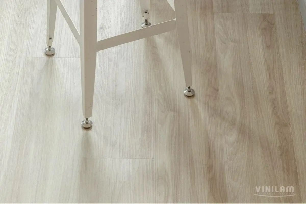 LVT Ламинат Vinilam Click 3.7/43 4V 81306 Дуб Килль 1220x181