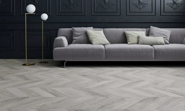 Ламинат Faus Masterpieces S180086 Light Grey Chevron 33 класс 8 мм