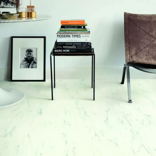 LVT Плитка Quick-Step Alpha Vinyl Oro Base 4/33 4V AVSTT 40136 Мрамор Каррарский белый 610x303