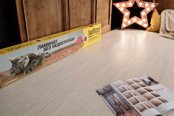 Ламинат Belfloor Universal BF12-705-UN Дуб 33 класс 12 мм