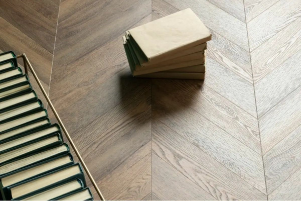 ISOCORE Ламинат Vinilam Parquet Chevron 8.5/43 4V RI153610CL4 Нормандия 1293x305