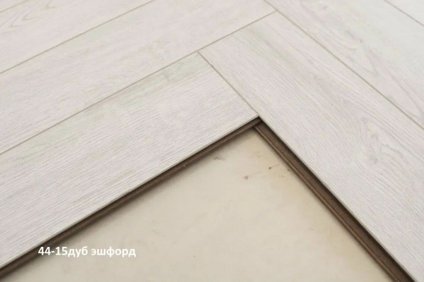 Ламинат Kronparket Herringbone 44-15 Дуб Эшфорд 34 класс 12 мм