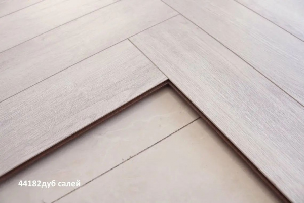 Ламинат Kronparket Herringbone 44182 Дуб Салей 34 класс 12 мм