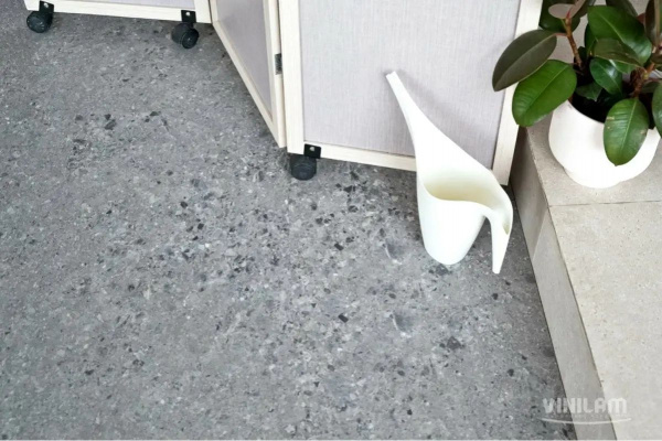 SPC Ламинат Vinilam Ceramo Stone 6/43 4V 71613 Терраццо 940x470